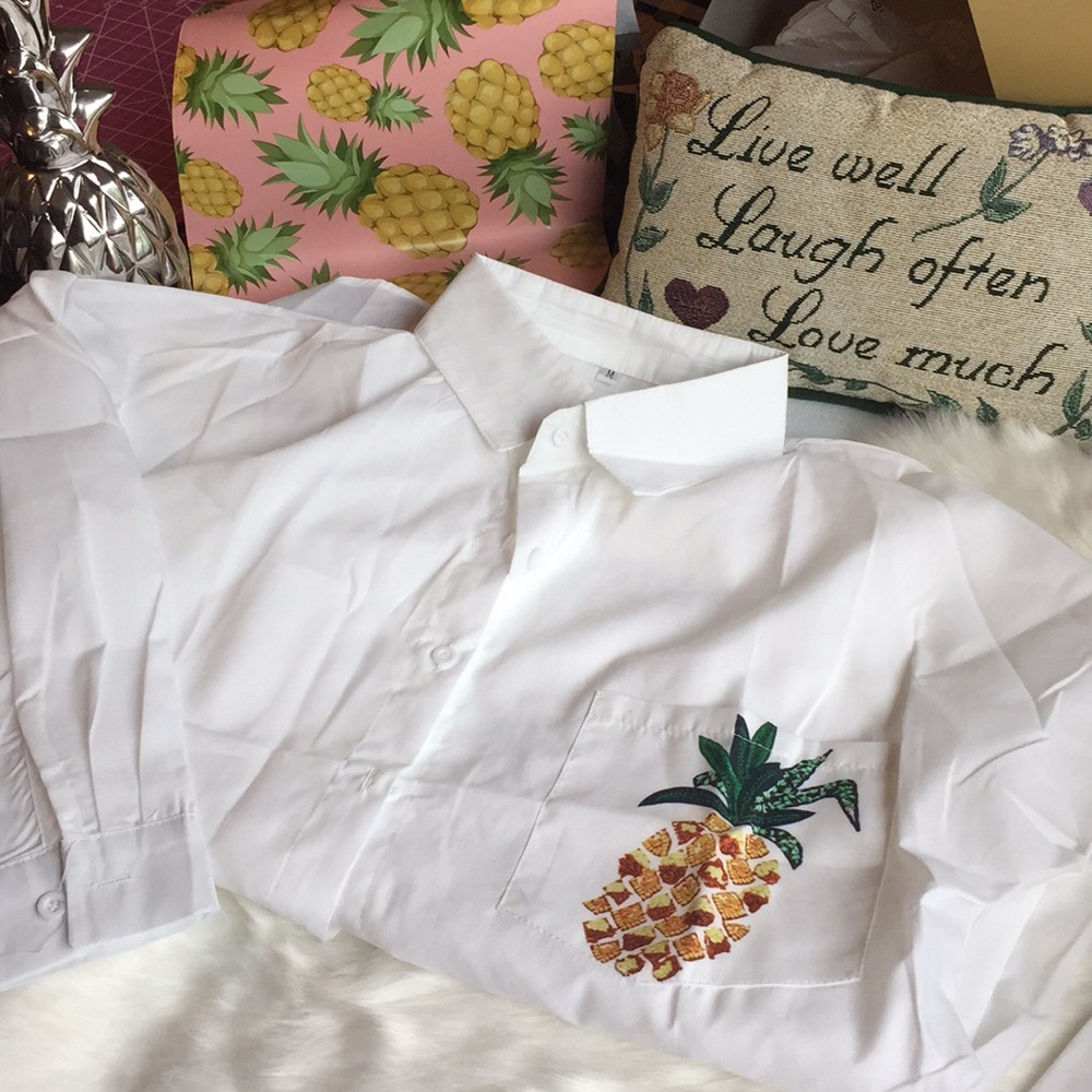 ๐ Host Pick ๐ NWT New white long sleeve pineappl - Picture 4 of 8